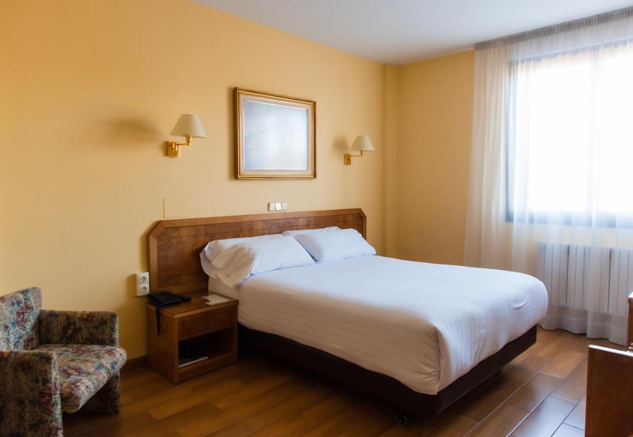 Hotel Don Carmelo Ávila Exteriör bild