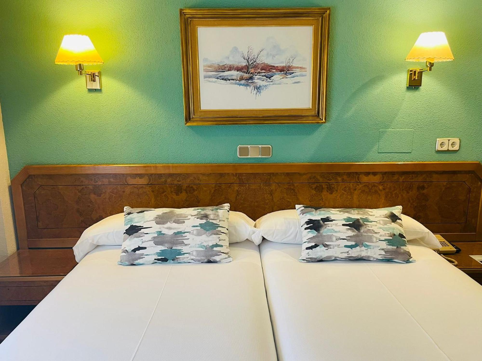 Hotel Don Carmelo Ávila Exteriör bild